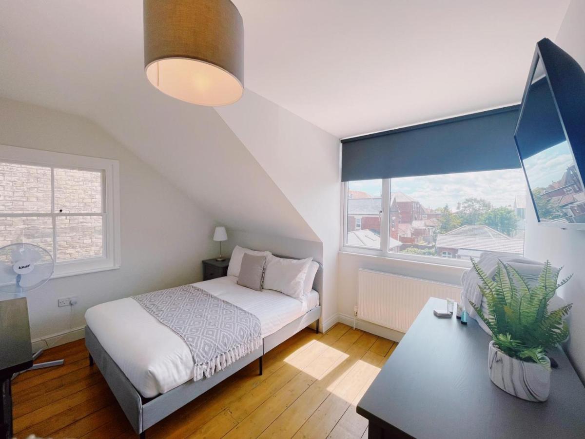Stunning 8-Bed House With Sea & Beach Views Great Yarmouth Exterior photo