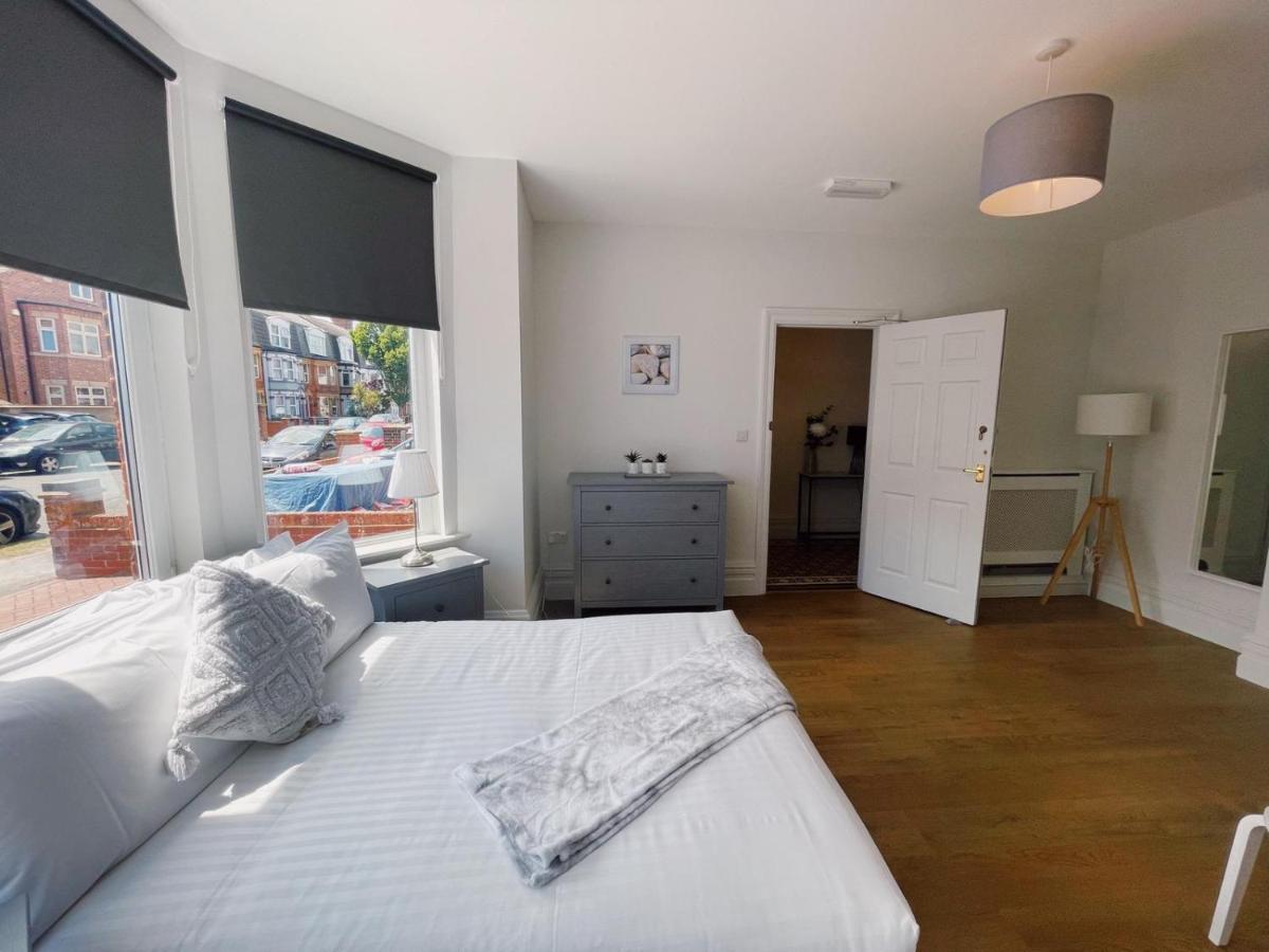 Stunning 8-Bed House With Sea & Beach Views Great Yarmouth Exterior photo